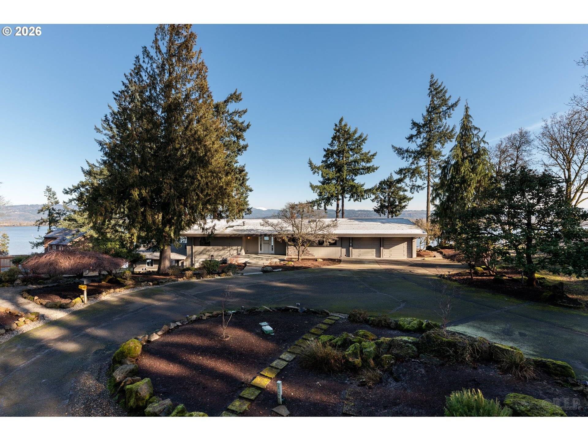 St Helens, OR 97051,555 GREY CLIFFS DR
