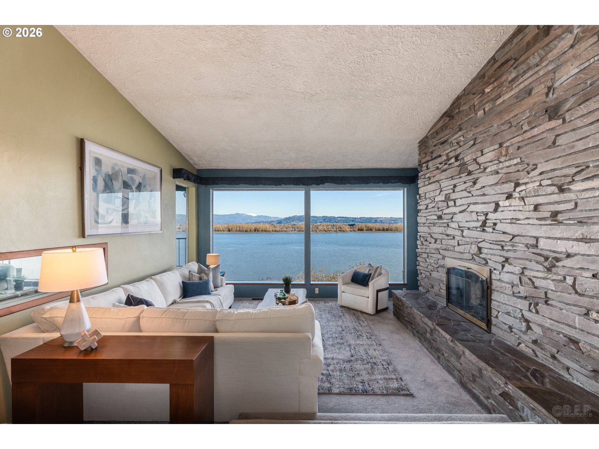 St Helens, OR 97051,555 GREY CLIFFS DR