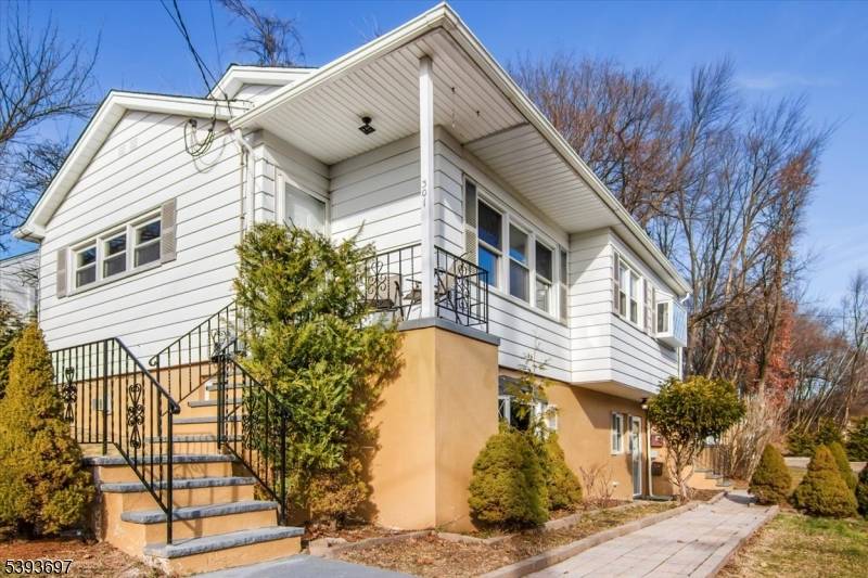 Pompton Lakes Boro, NJ 07442,301 Riverview Rd