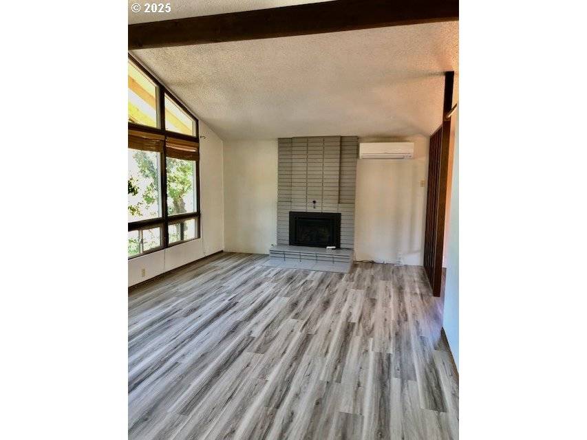 Eugene, OR 97405,2765 ALMADEN ST