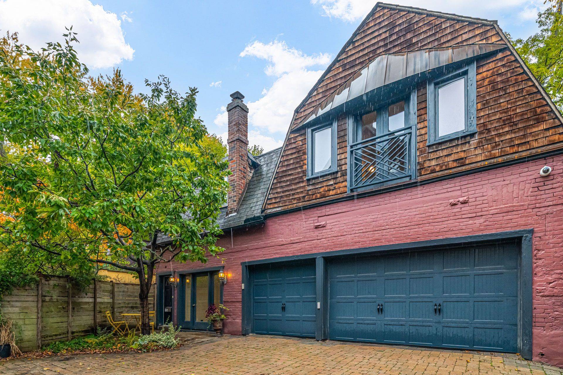 Toronto C02, ON M5R 2L5,12 A Admiral RD