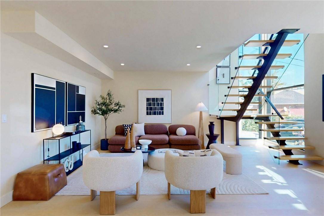 Toronto C06, ON M3H 3M2,28 Dunsmore GDNS