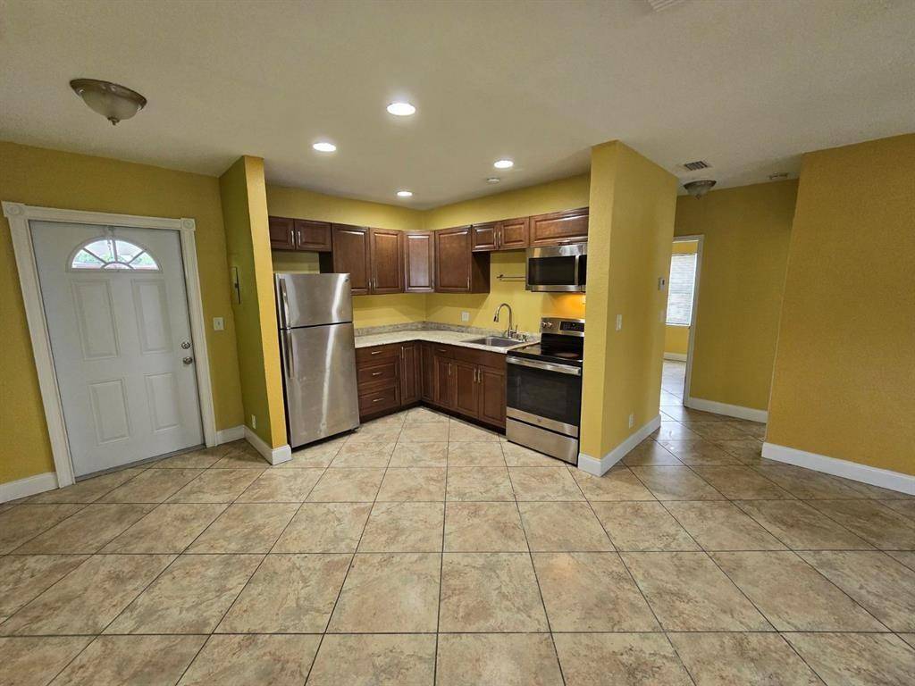 Fort Lauderdale, FL 33311,800 NW 15th Ter