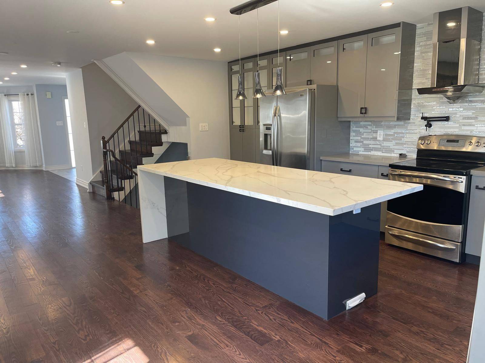 Richmond Hill, ON L4C 0L2,9031 Yonge ST