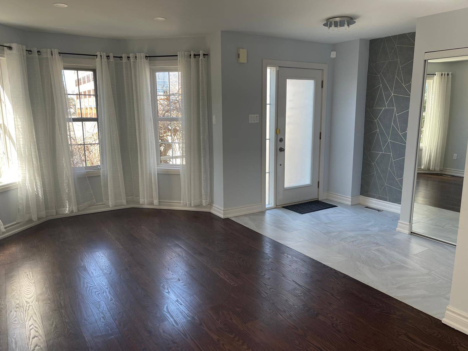 Richmond Hill, ON L4C 0L2,9031 Yonge ST