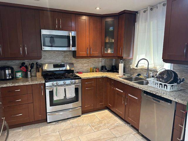 Richmond Hill, ON L4C 3N3,29 Tormore DR