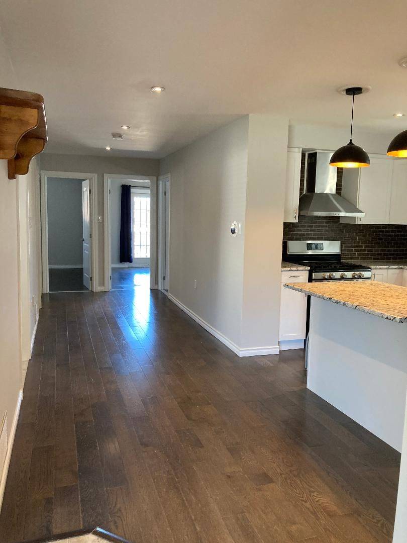 Barrie, ON L4N 5S6,355 Leacock DR #A