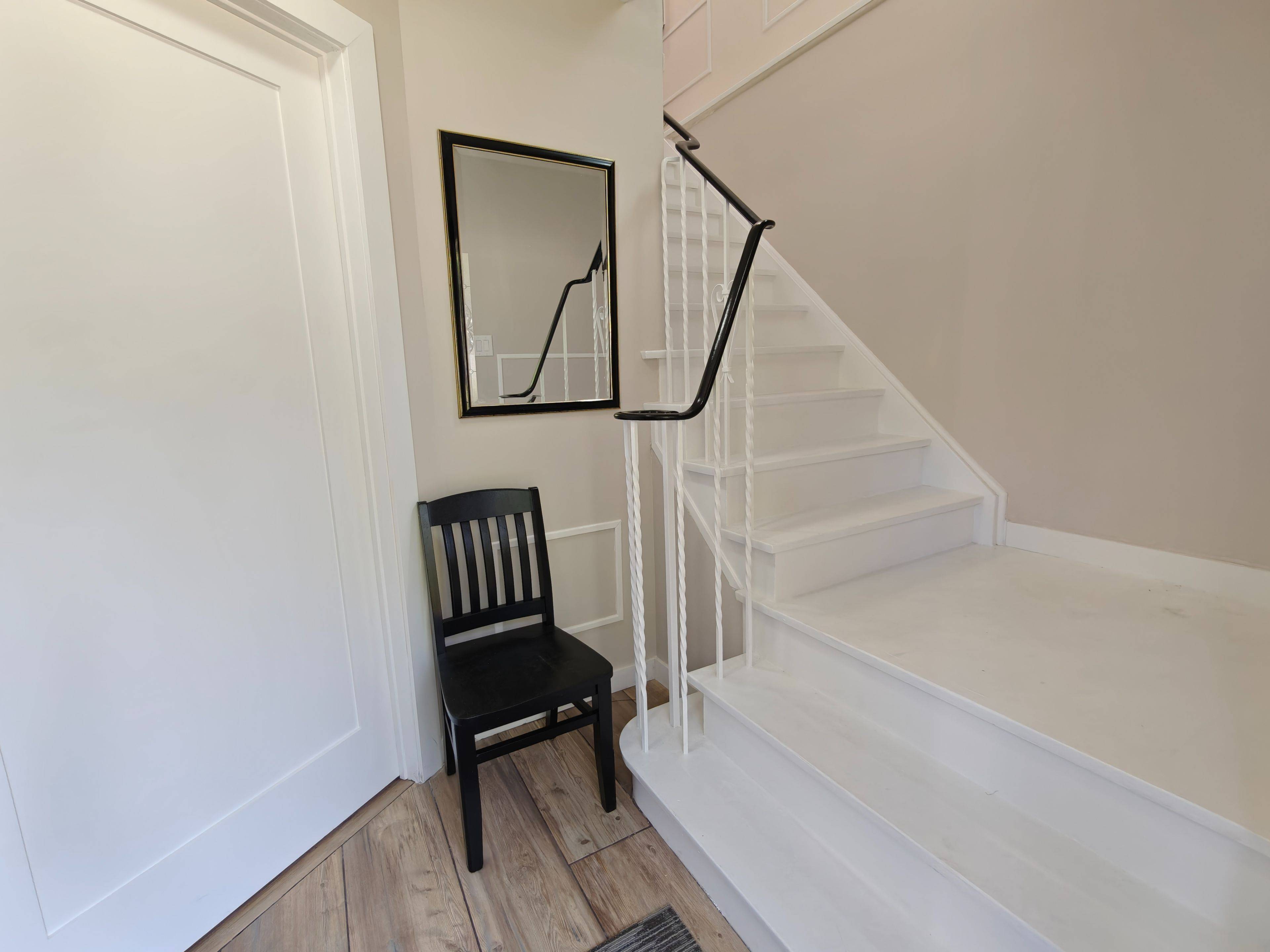 Mississauga, ON L4X 1Z8,1443 Glen Rutley CIR #(Upper)