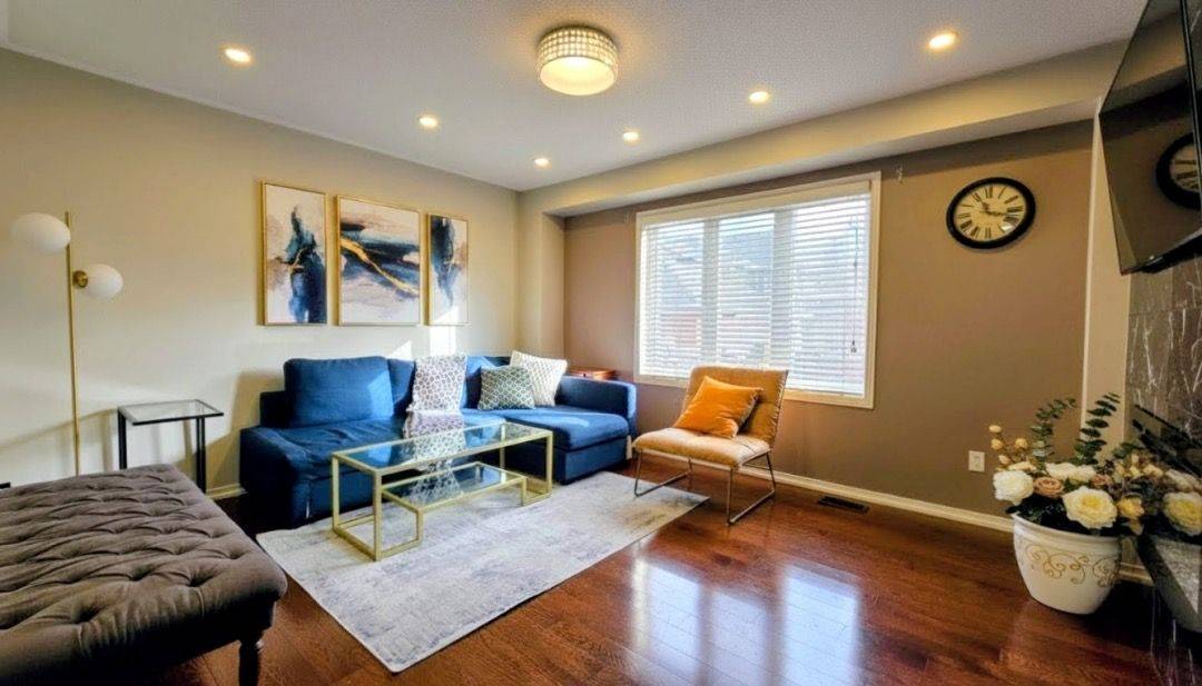 Oakville, ON L6M 0R2,500 Sixteen Mile DR