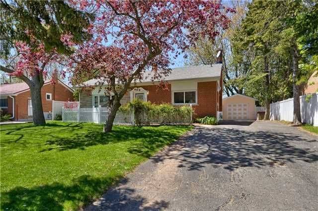 Burlington, ON L7L 4T2,287 Kent CRES