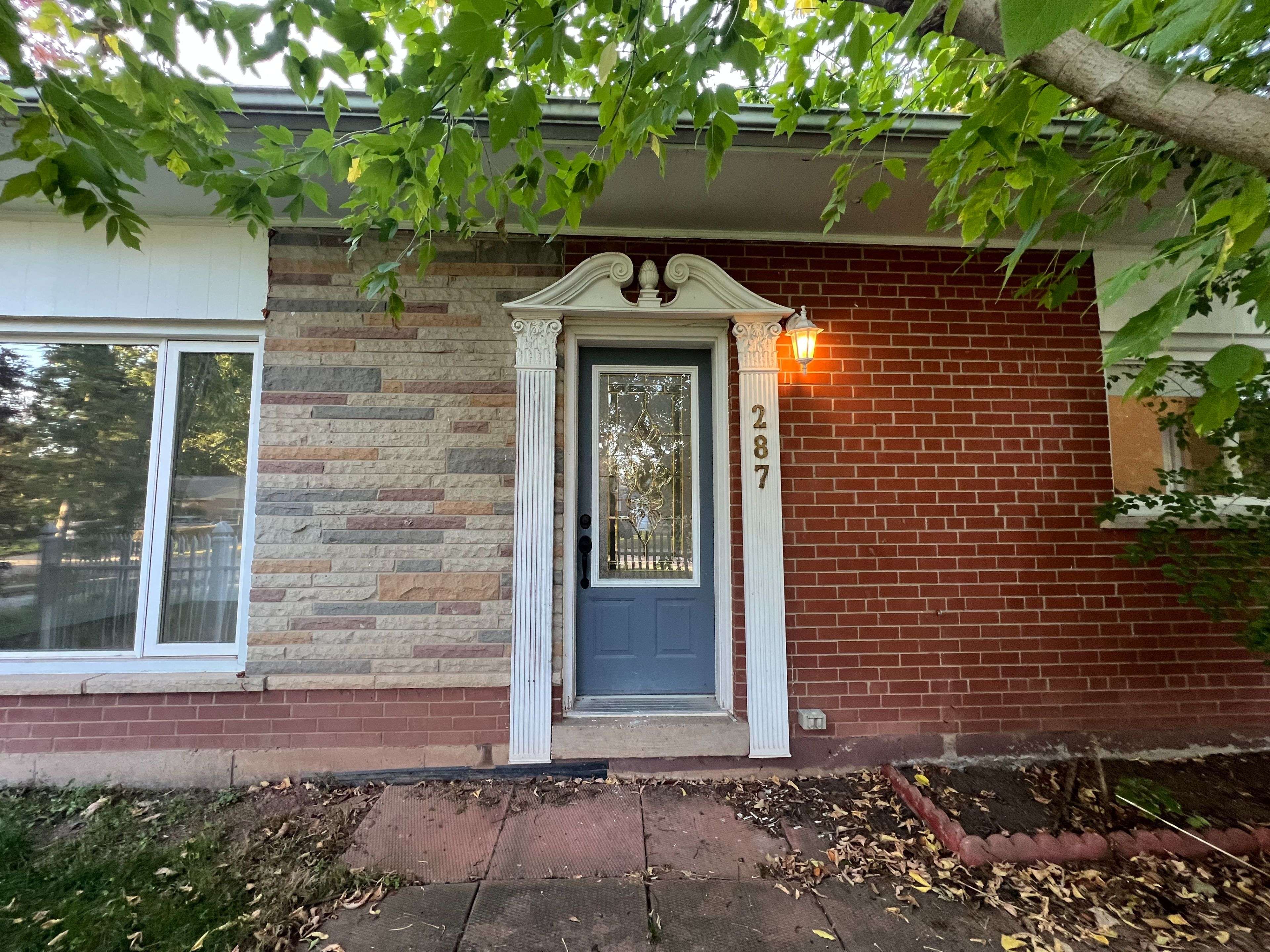 Burlington, ON L7L 4T2,287 Kent CRES