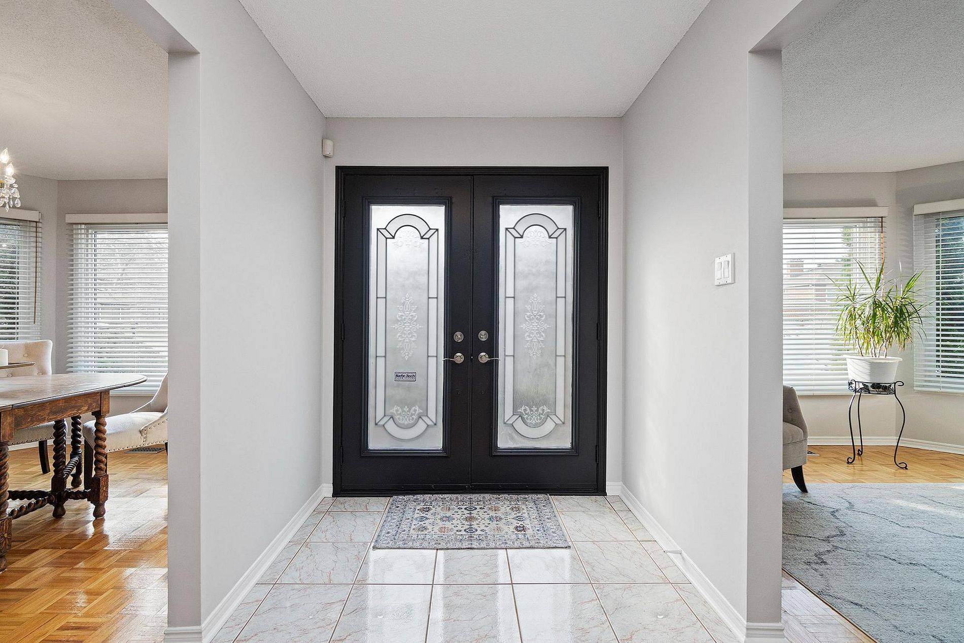 Brampton, ON L6Z 3G2,1 Brookbank CT