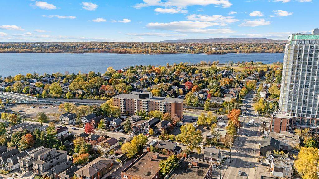 Carlingwood - Westboro And Area, ON K2A 0B2,353 Wilmont AVE #1