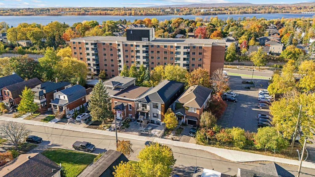 Carlingwood - Westboro And Area, ON K2A 0B2,353 Wilmont AVE #1