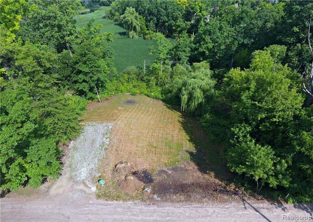 Brighton, MI 48116,0 Oak Knoll