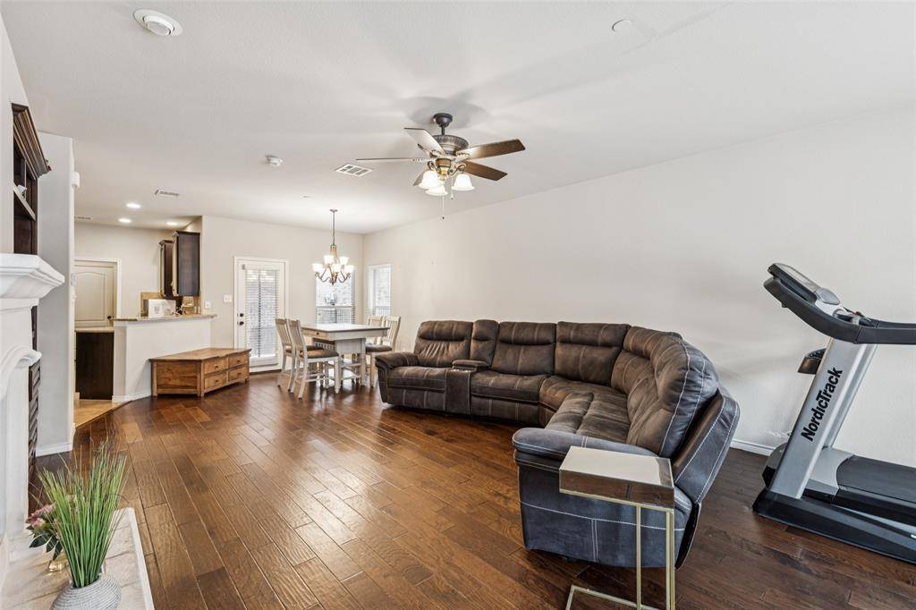 Carrollton, TX 75010,4245 Comanche Drive