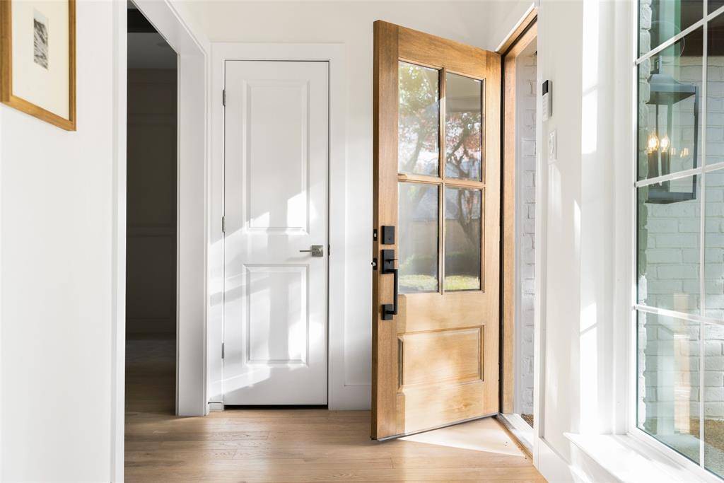 Dallas, TX 75248,7407 Arbor Oaks Drive