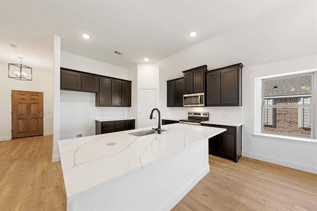 Venus, TX 76009,1941 Daybreak Drive