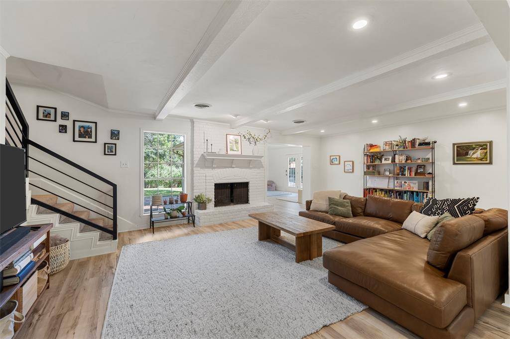 Woodway, TX 76712,809 Woodland West Drive