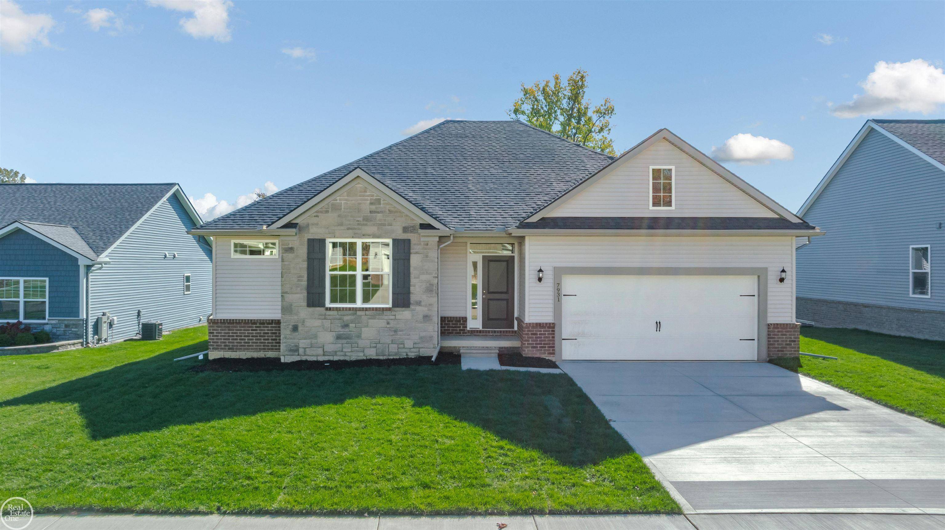 Waterford, MI 48327,1150 Julian CT