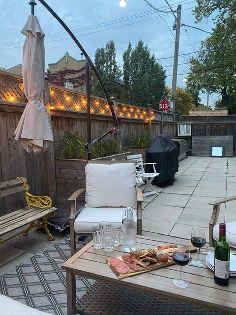 Toronto C01, ON M6J 2M7,41 CLAREMONT ST #1