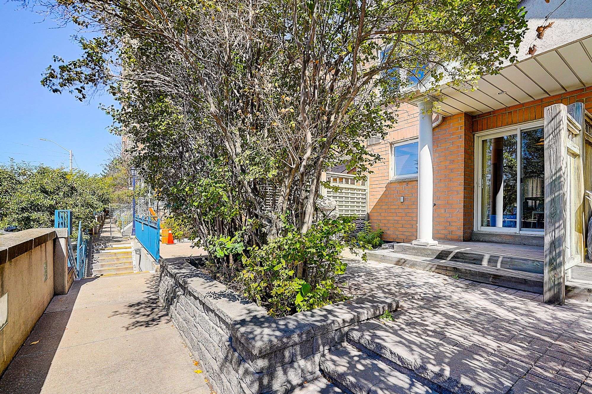 Toronto E09, ON M1P 5A8,121 Omni DR #177