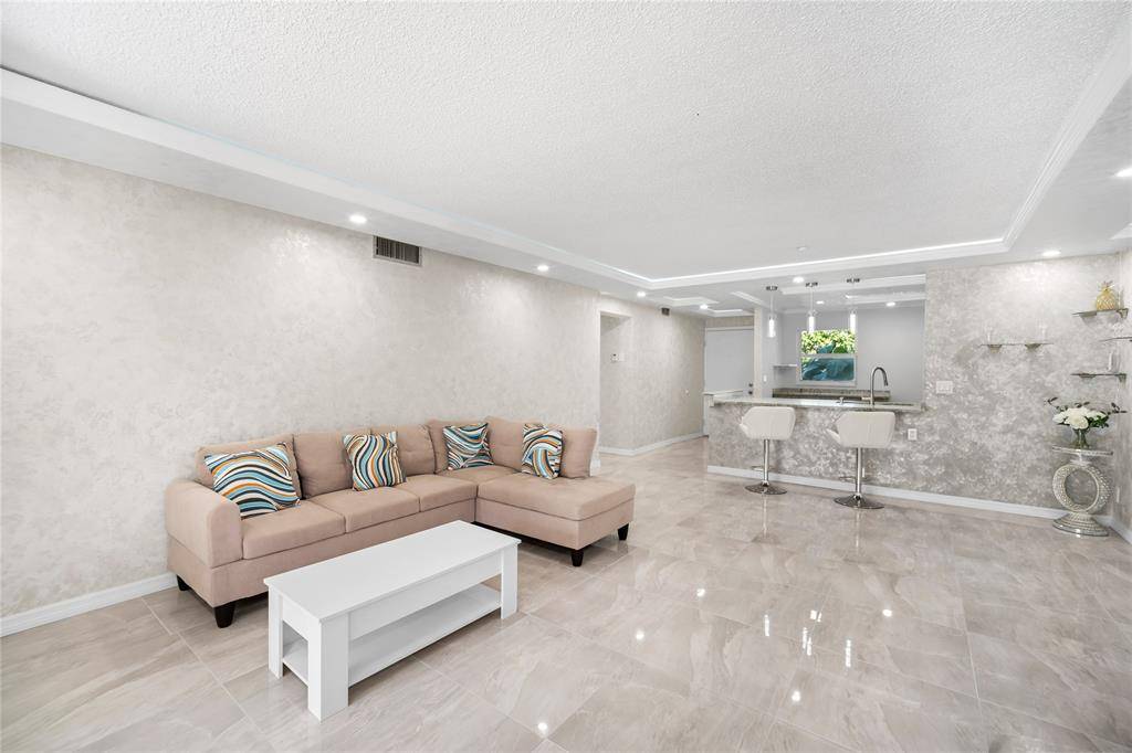 Boynton Beach, FL 33435,2615 NE 3rd Court #220