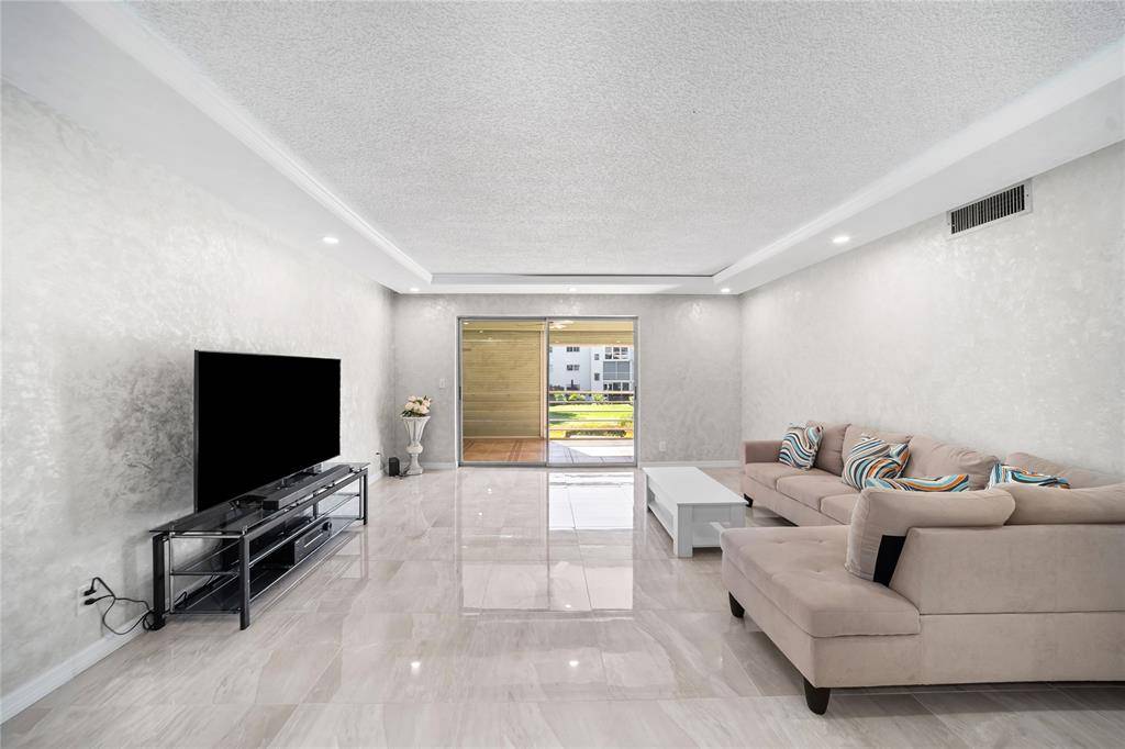 Boynton Beach, FL 33435,2615 NE 3rd Court #220