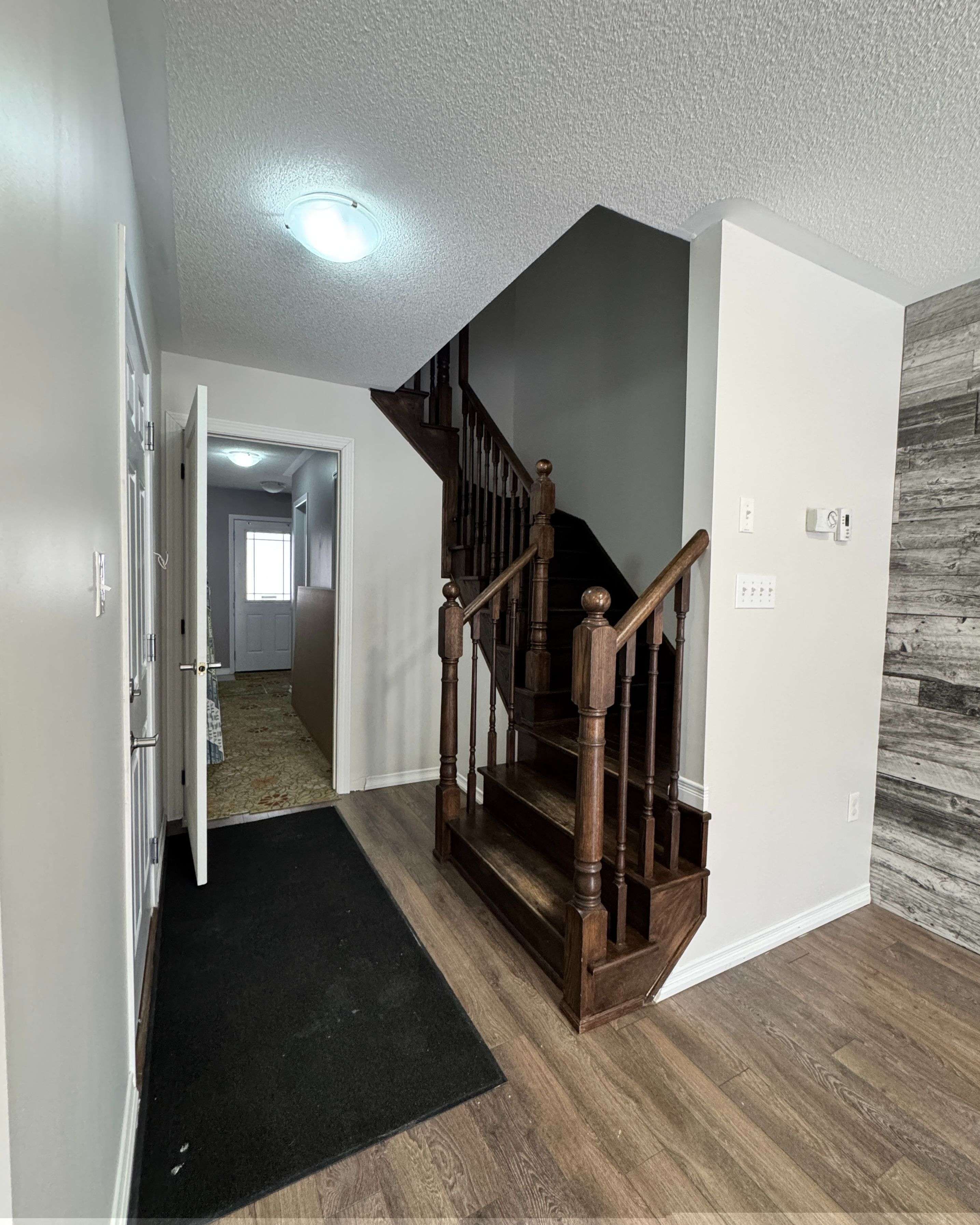 Barrie, ON L4N 3J1,21 Robinson ST