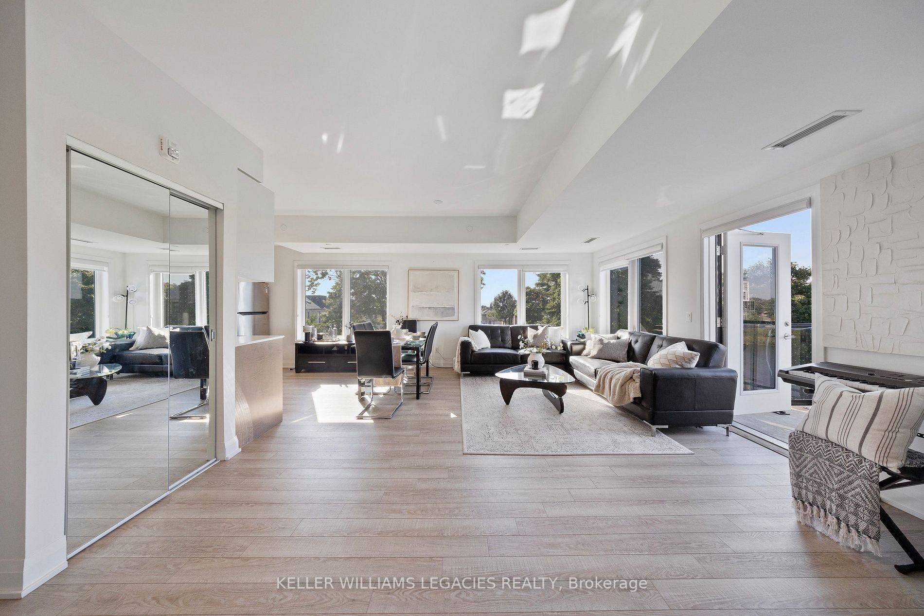 Toronto W05, ON M3K 0E3,155 Downsview Park BLVD #206