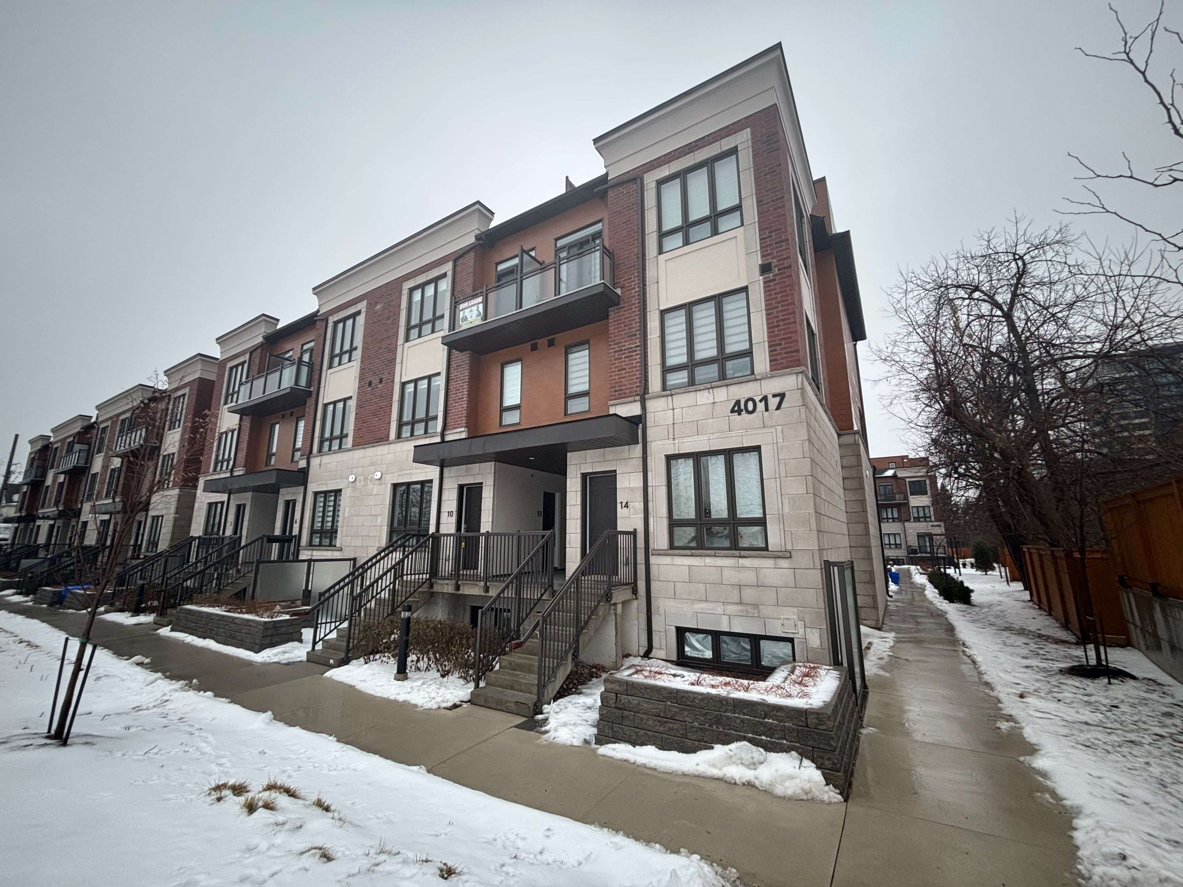 Mississauga, ON L4W 0G6,4017 Hickory DR #12