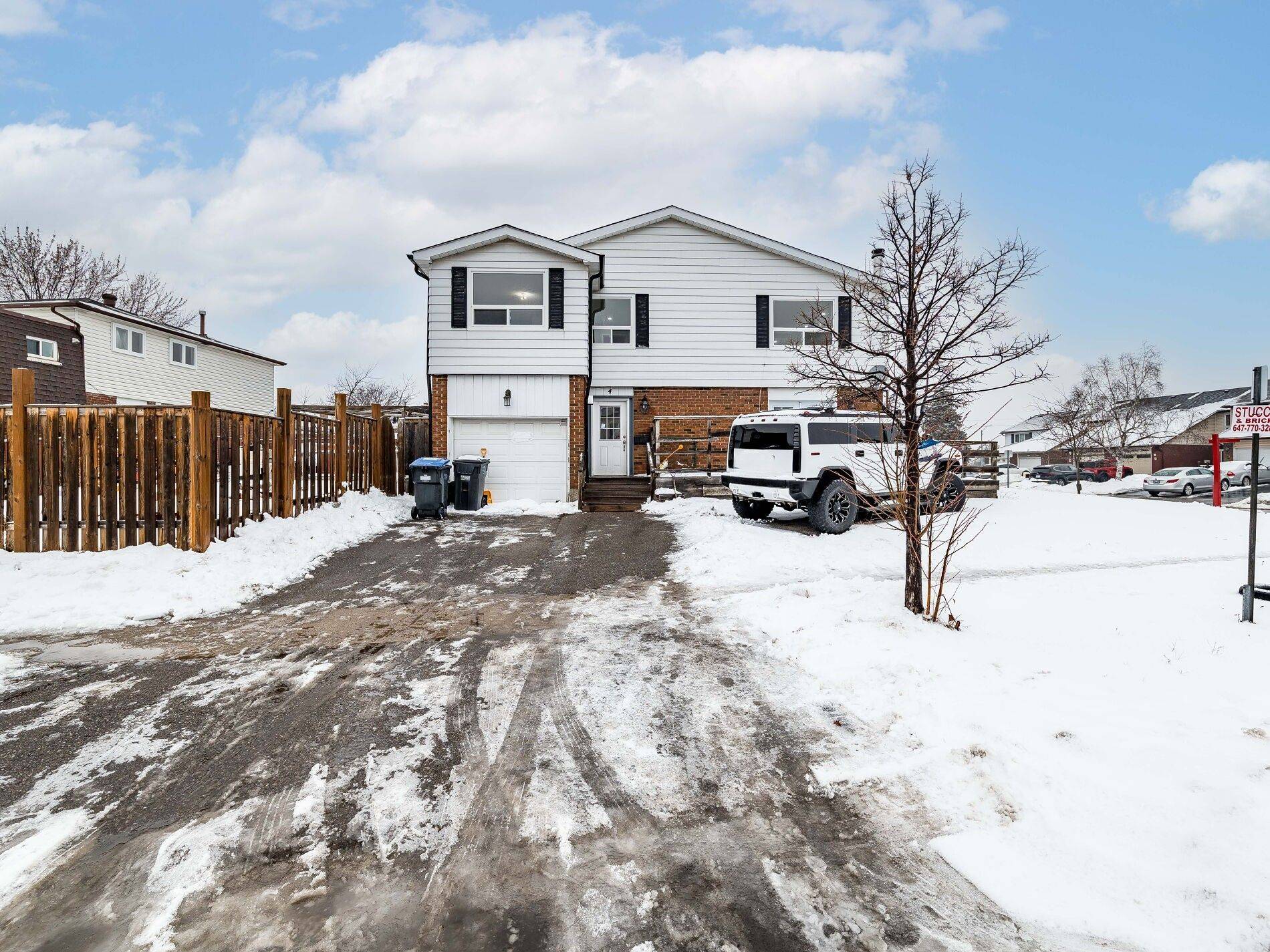 Brampton, ON L6V 2V3,4 Horne DR