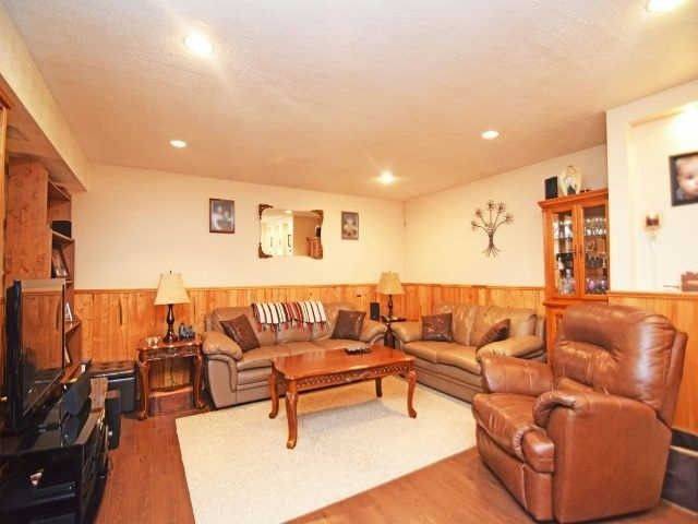 Mississauga, ON L4X 1K9,1602 Coram CRES #Lower