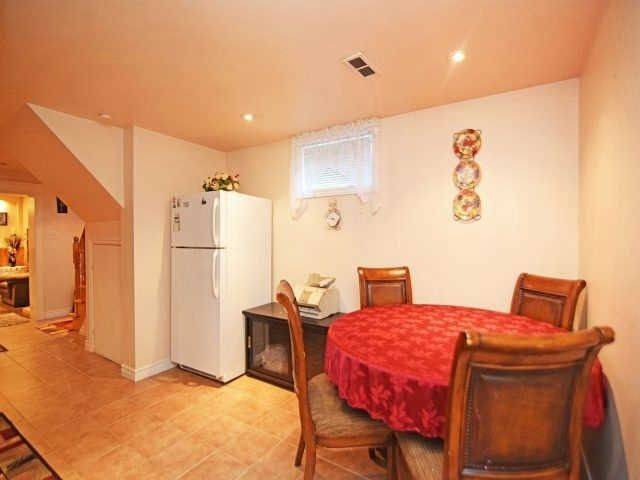 Mississauga, ON L4X 1K9,1602 Coram CRES #Lower