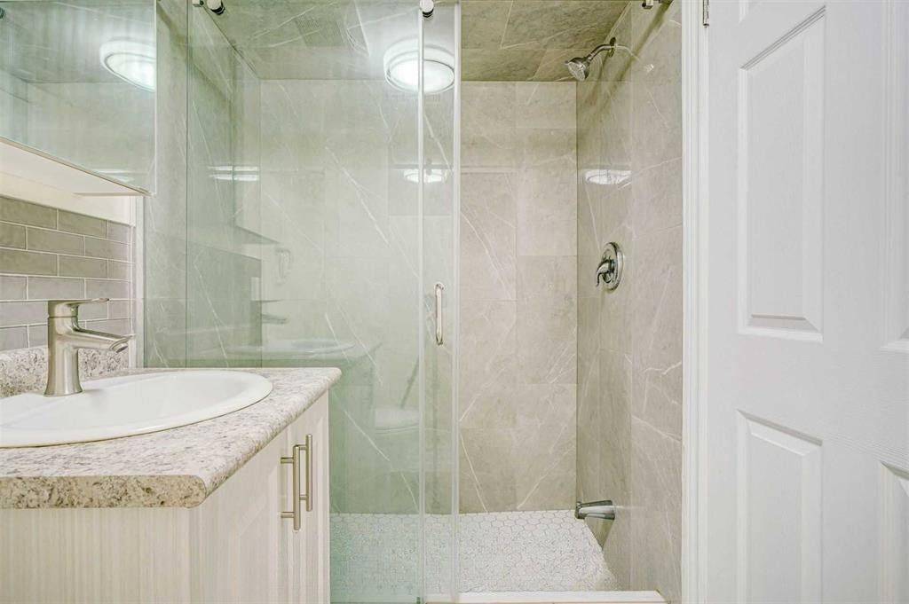 Toronto W05, ON M3J 1J1,42 Madron CRES