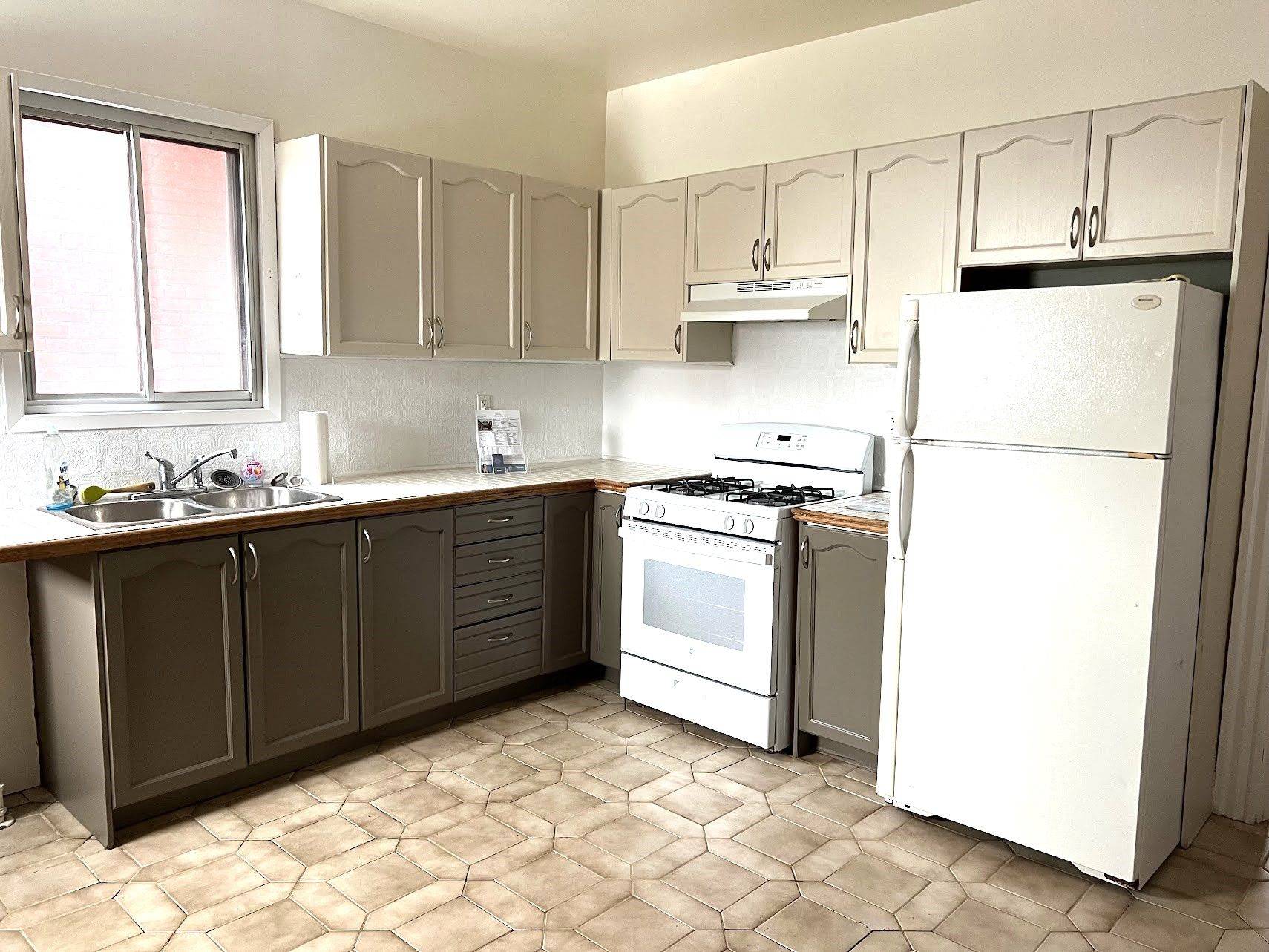 Hamilton, ON L8L 5T7,72 William ST