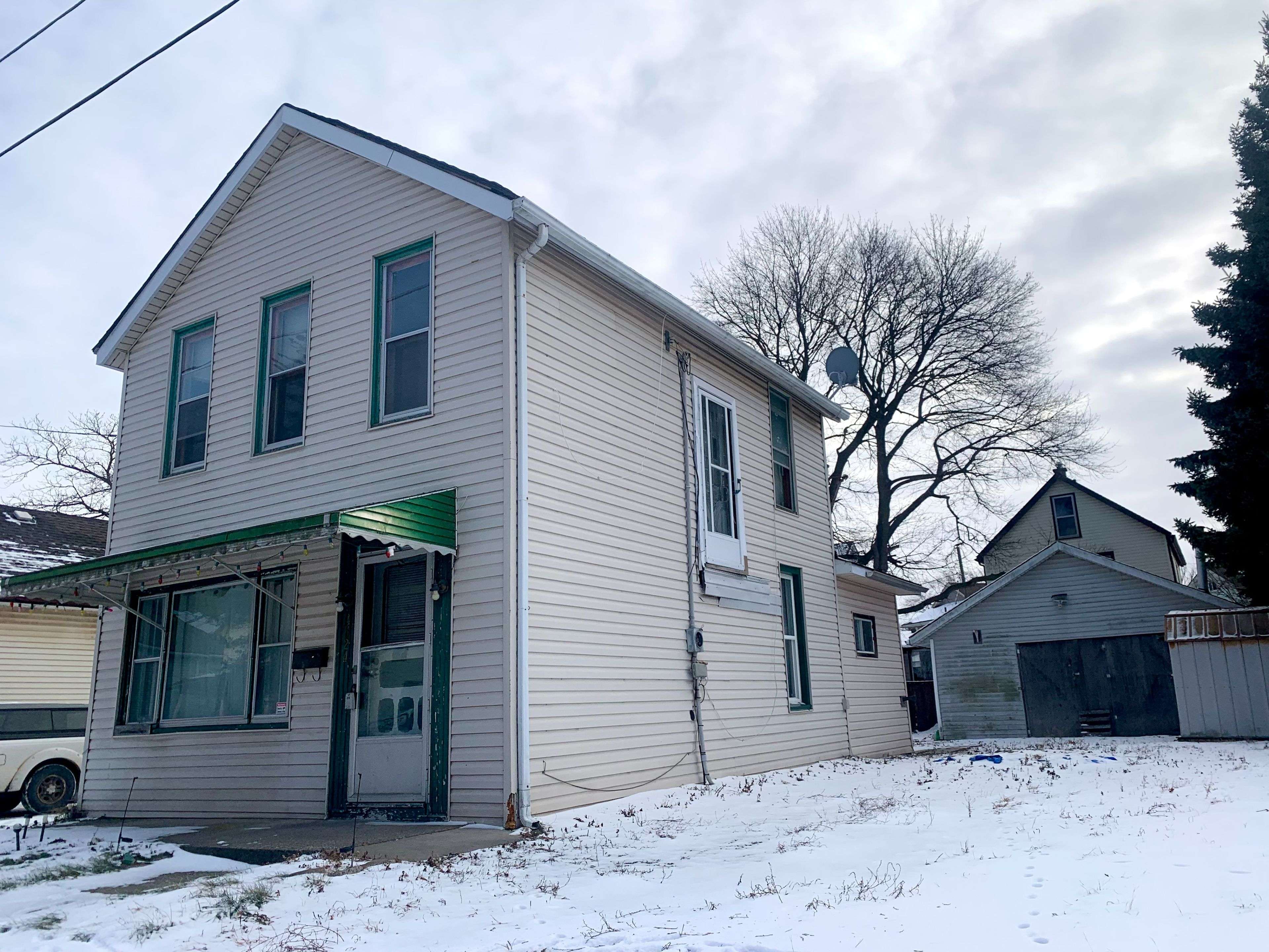 Niagara Falls, ON L2E 1J4,4624 JEPSON ST