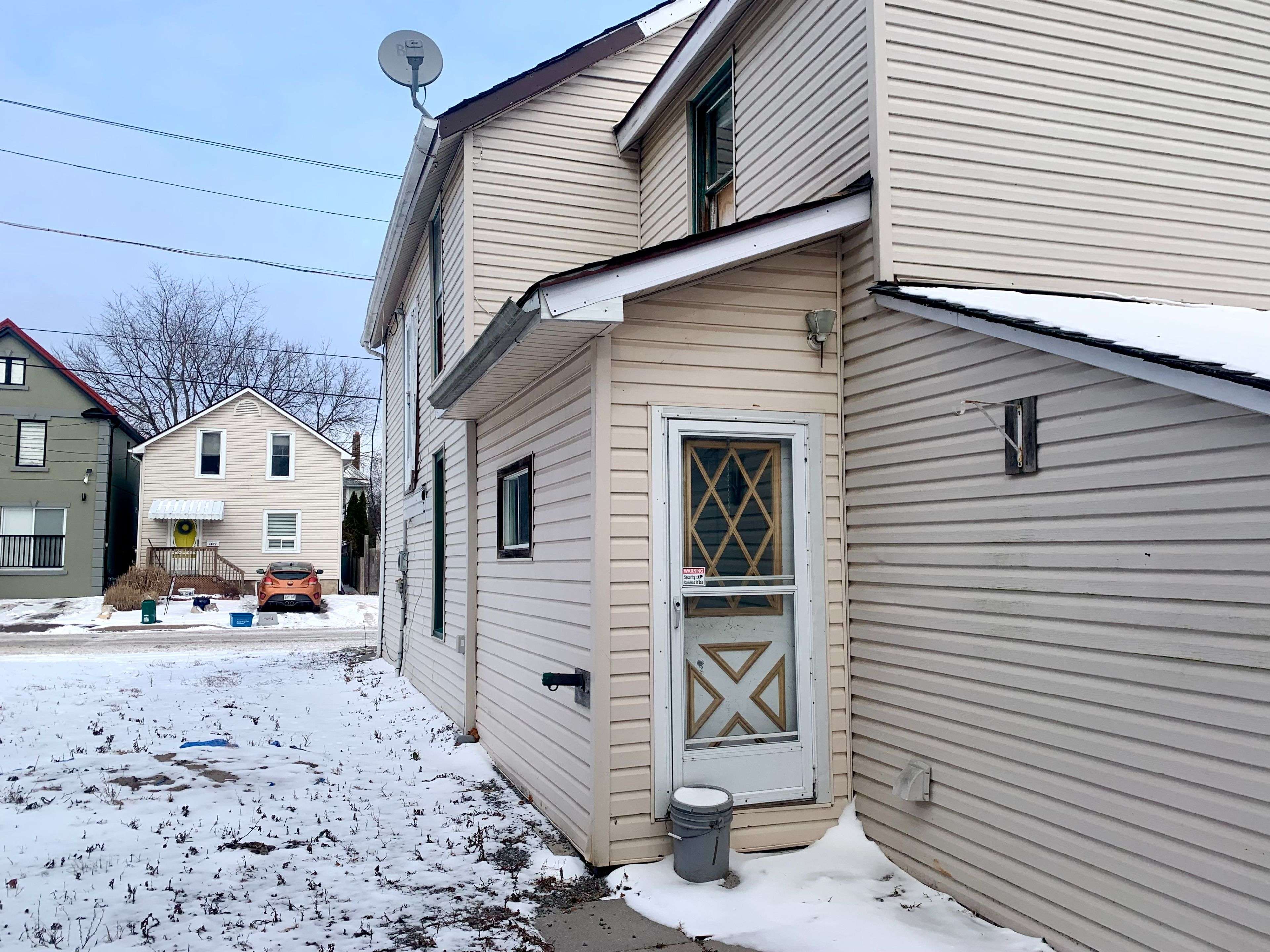 Niagara Falls, ON L2E 1J4,4624 JEPSON ST