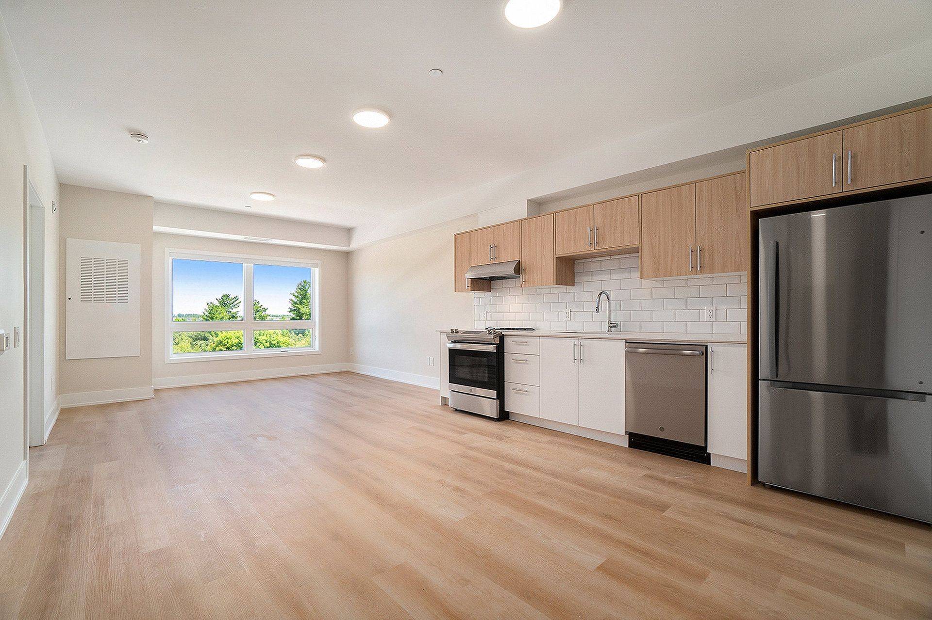 Arnprior, ON K7S 2J1,12 Thomas ST S #412