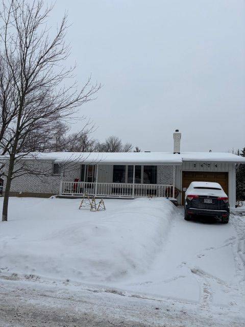 Elmvale Acres And Area, ON K1G 1J2,2474 Heaton AVE #B