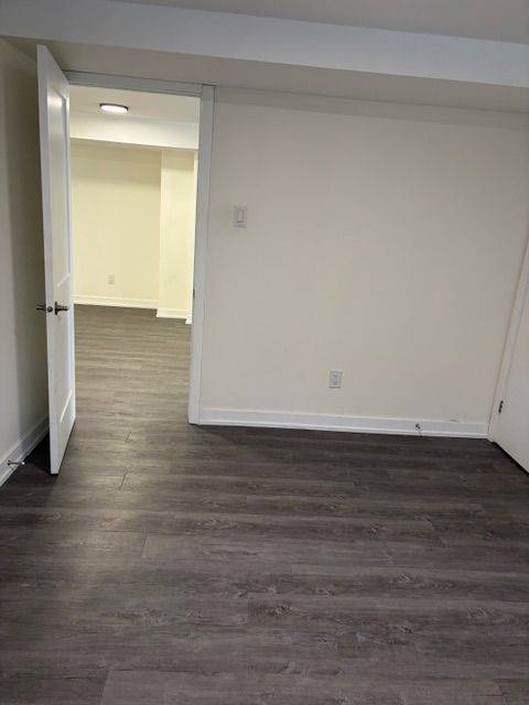 Elmvale Acres And Area, ON K1G 1J2,2474 Heaton AVE #B