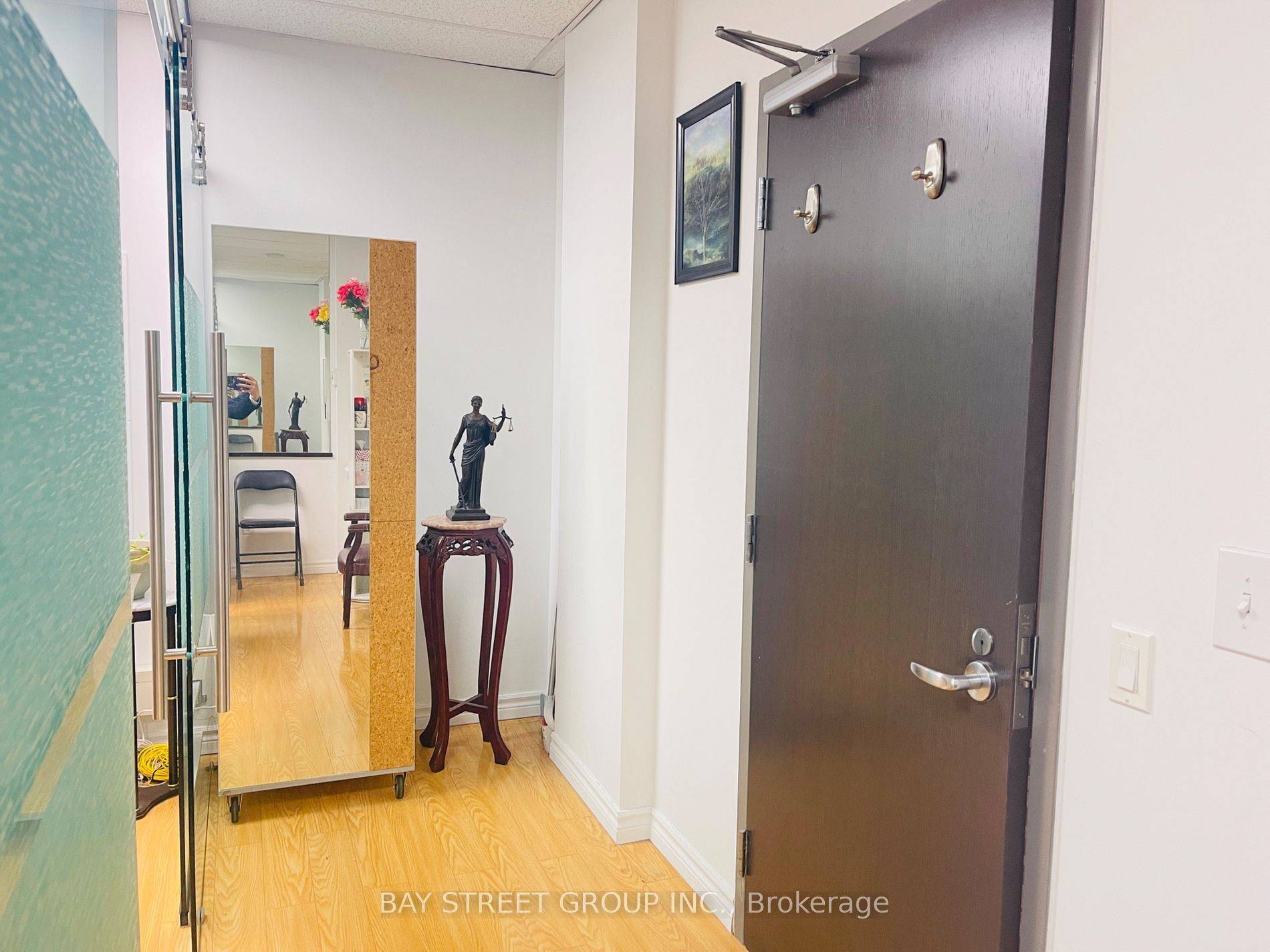 Toronto C07, ON M2N 0J6,4750 Yonge ST #352