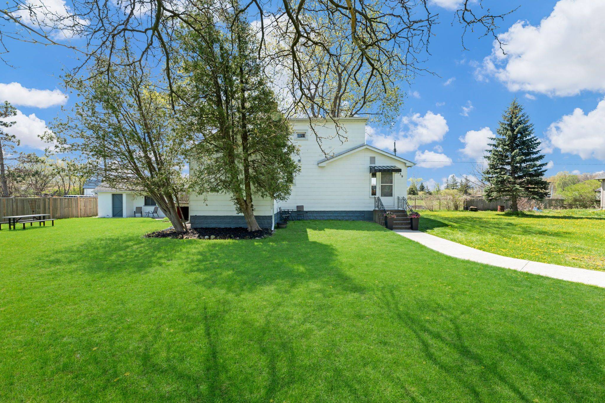 Welland, ON L3B 5N4,239 Becken CRES