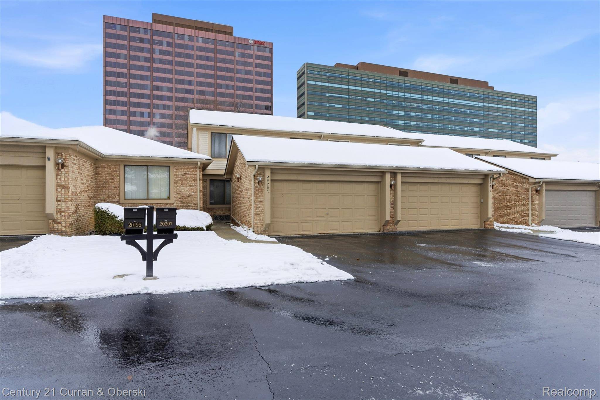 Southfield, MI 48076,20207 Evergreen Meadows RD