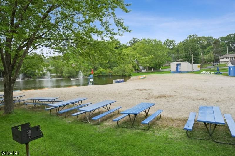 Hopatcong Boro, NJ 07843,148 Bucknell Trl