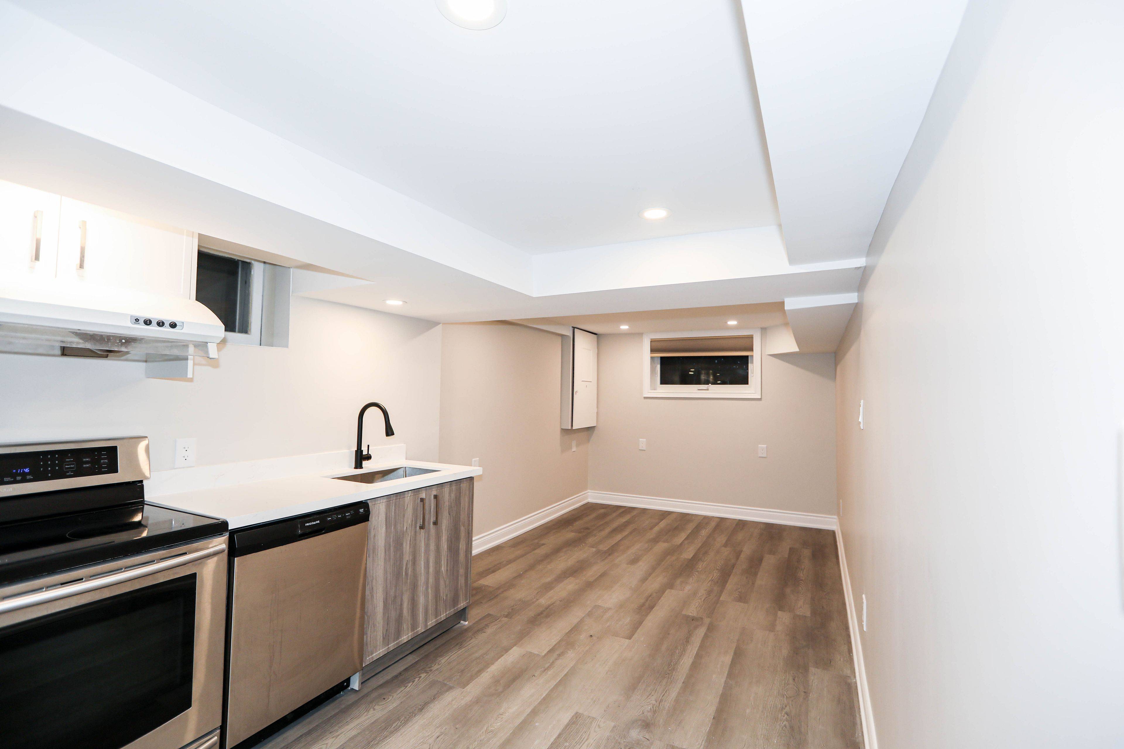 Richmond Hill, ON L4C 2Z2,382 Allgood ST