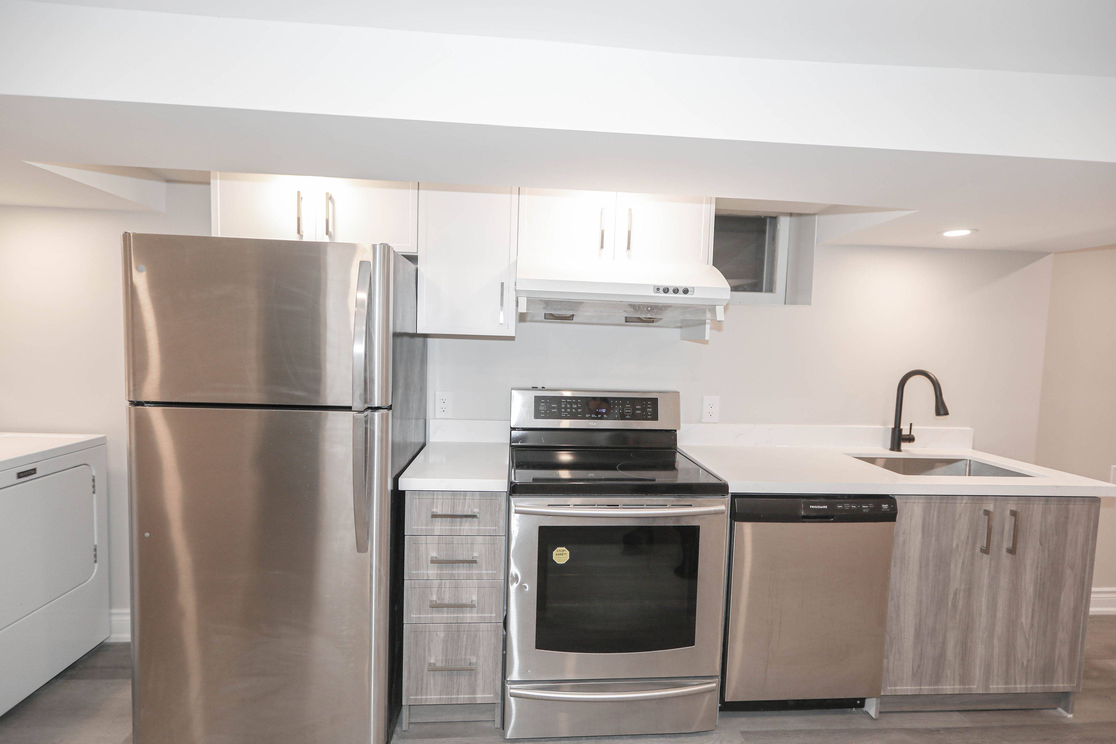 Richmond Hill, ON L4C 2Z2,382 Allgood ST