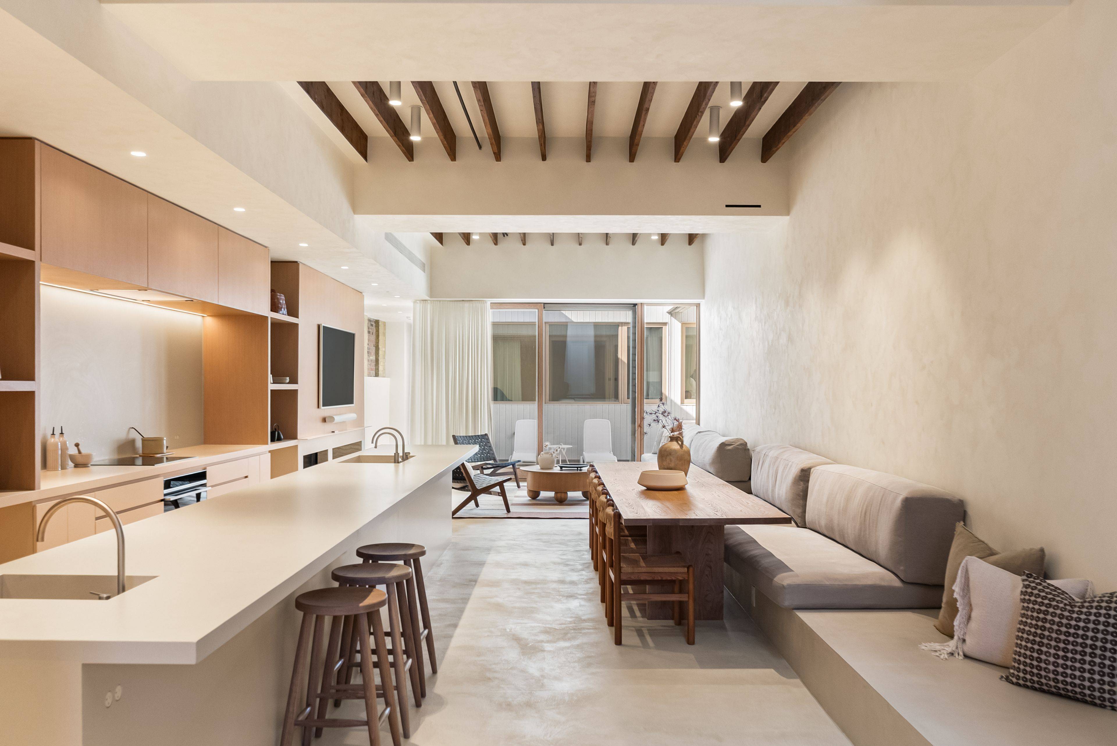 Toronto W02, ON M6H 3Y8,722 Lansdowne AVE