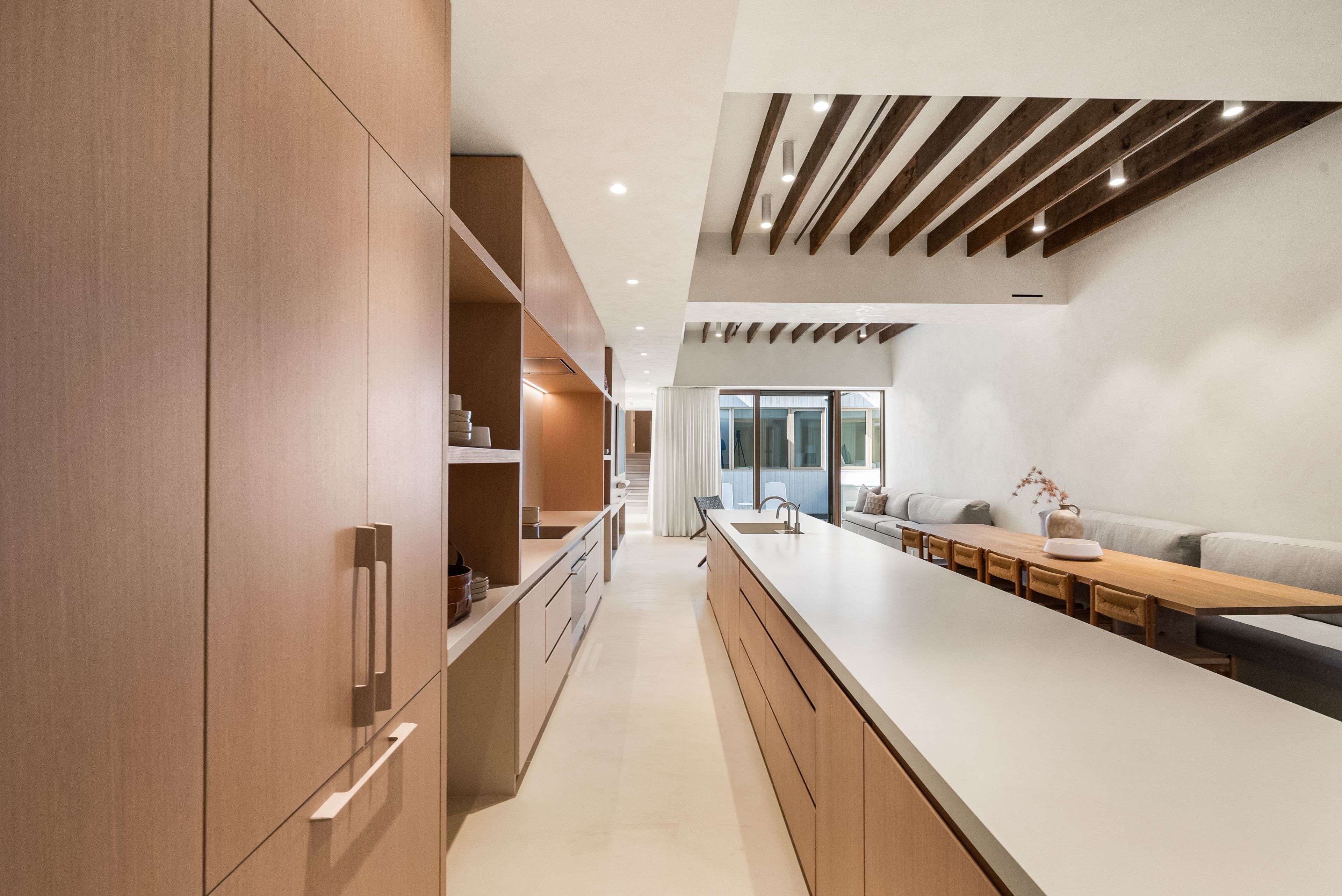 Toronto W02, ON M6H 3Y8,722 Lansdowne AVE