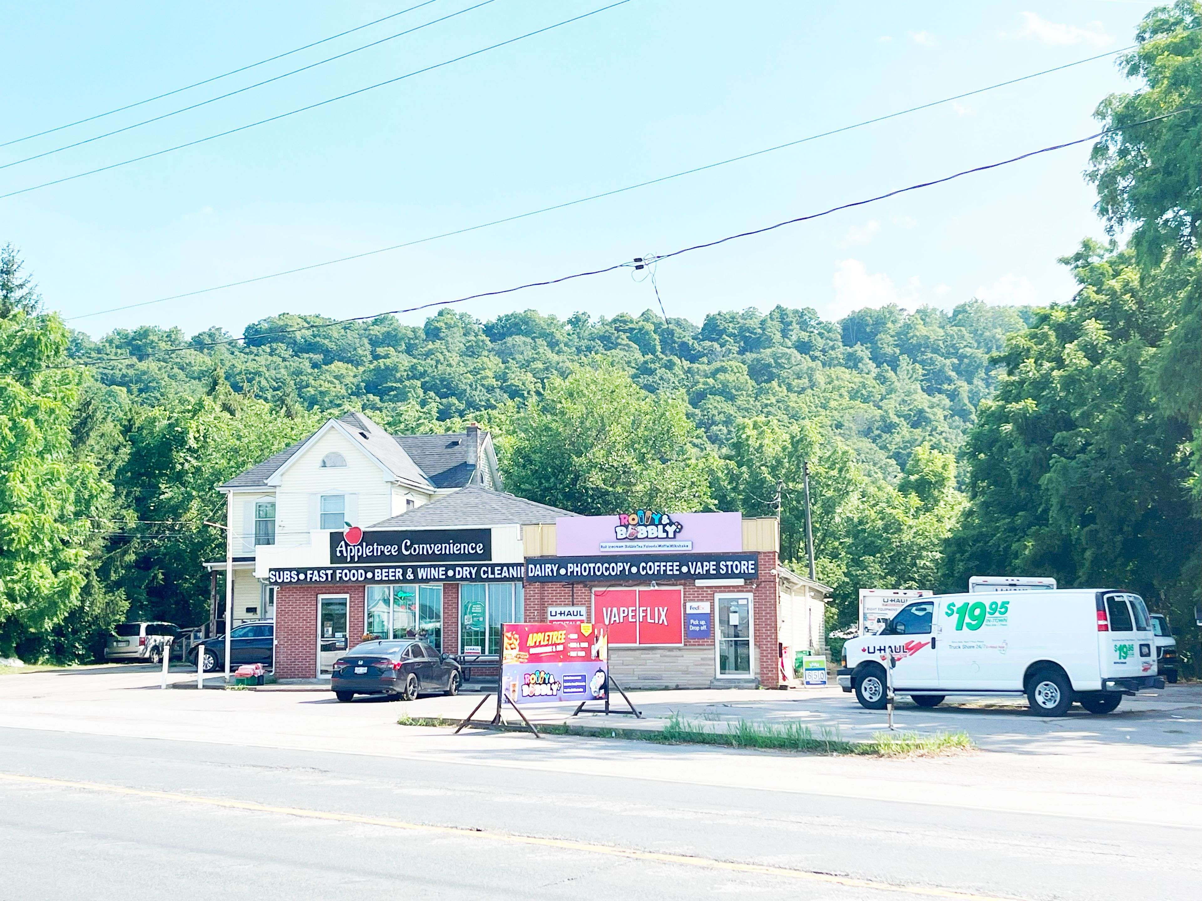 Grimsby, ON L3M 1T1,407-409 Main ST W